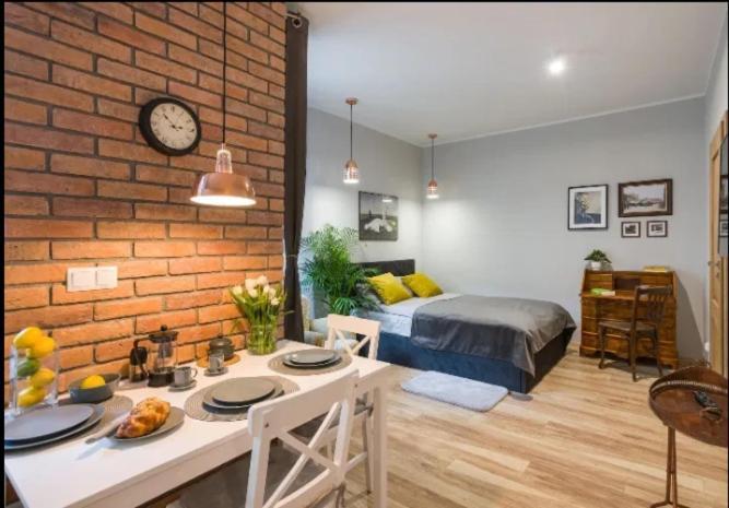 Apartament Kordeckiego 6, Viktor